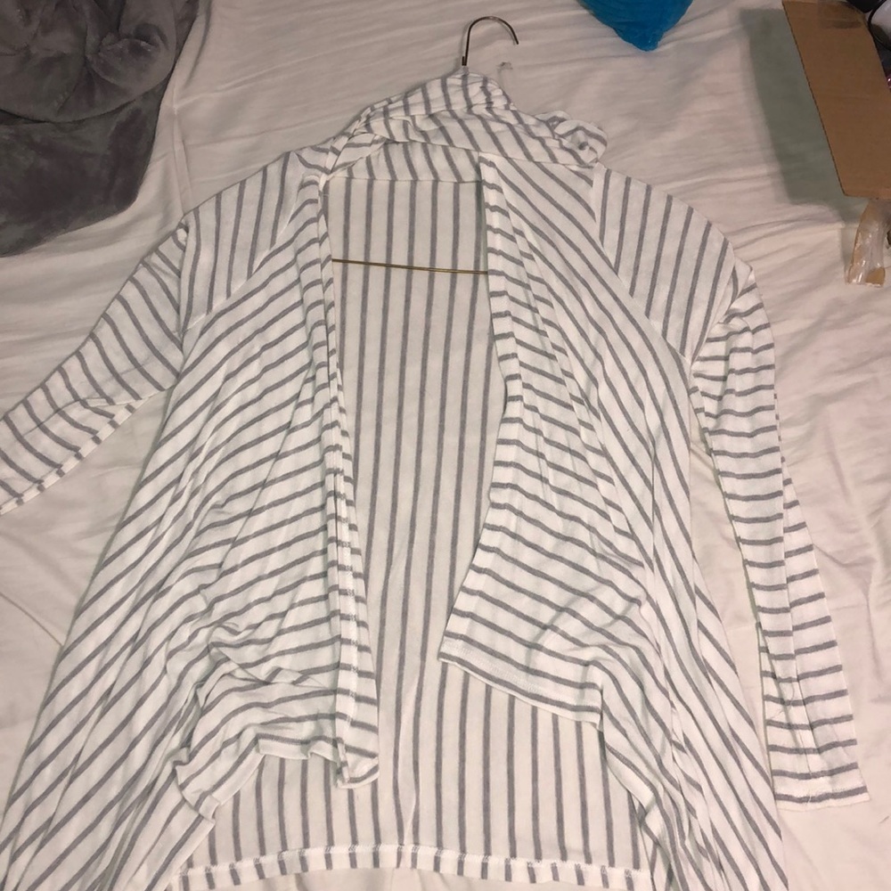 Long sleeve mid-length cardigan with a hood